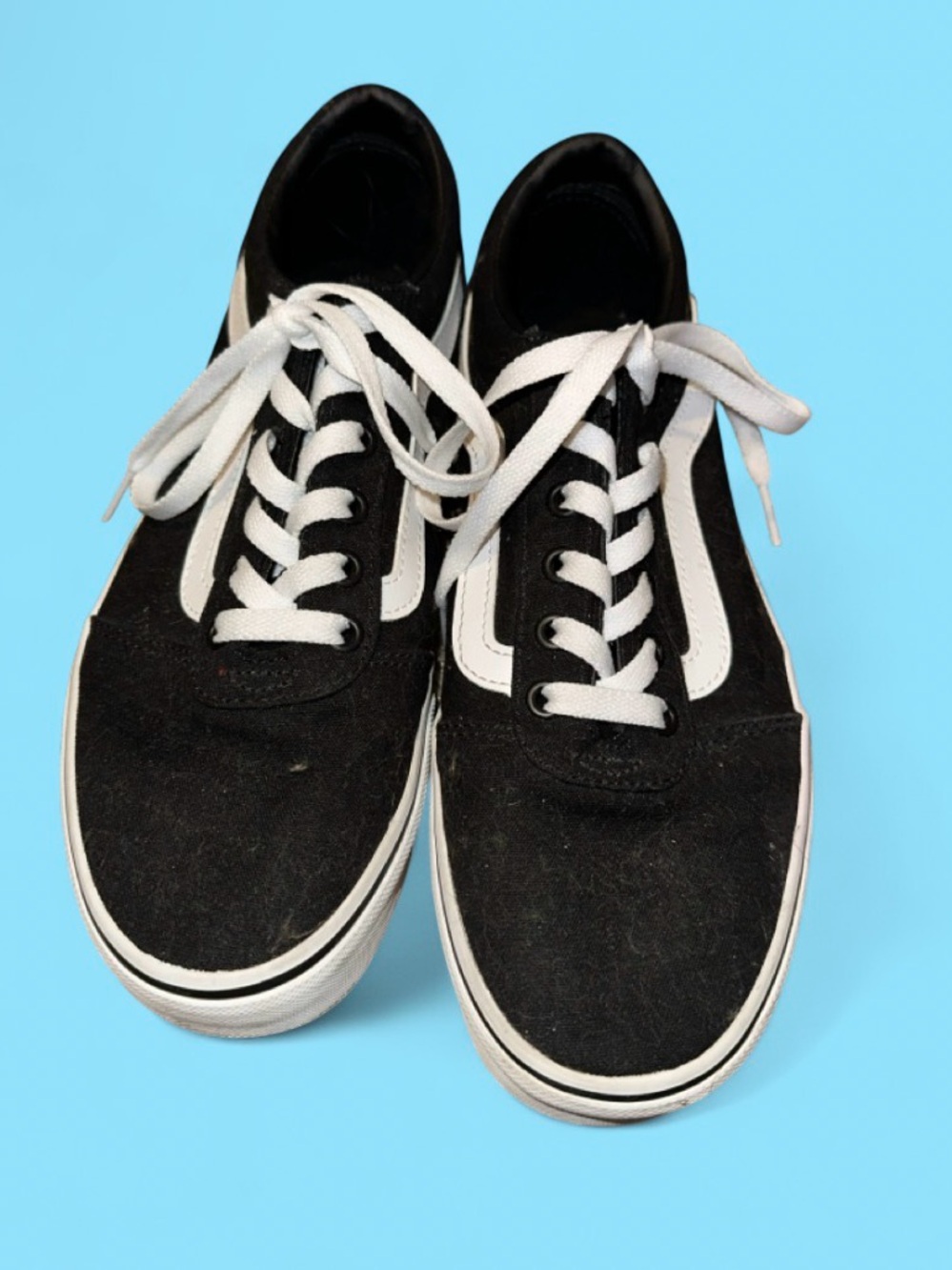 Woman’s Vans Black and White Skate Sneakers with Contrast Stripe